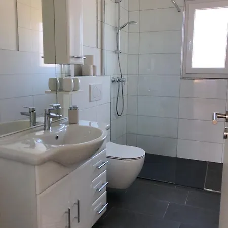 Lotus 5 Apartment *